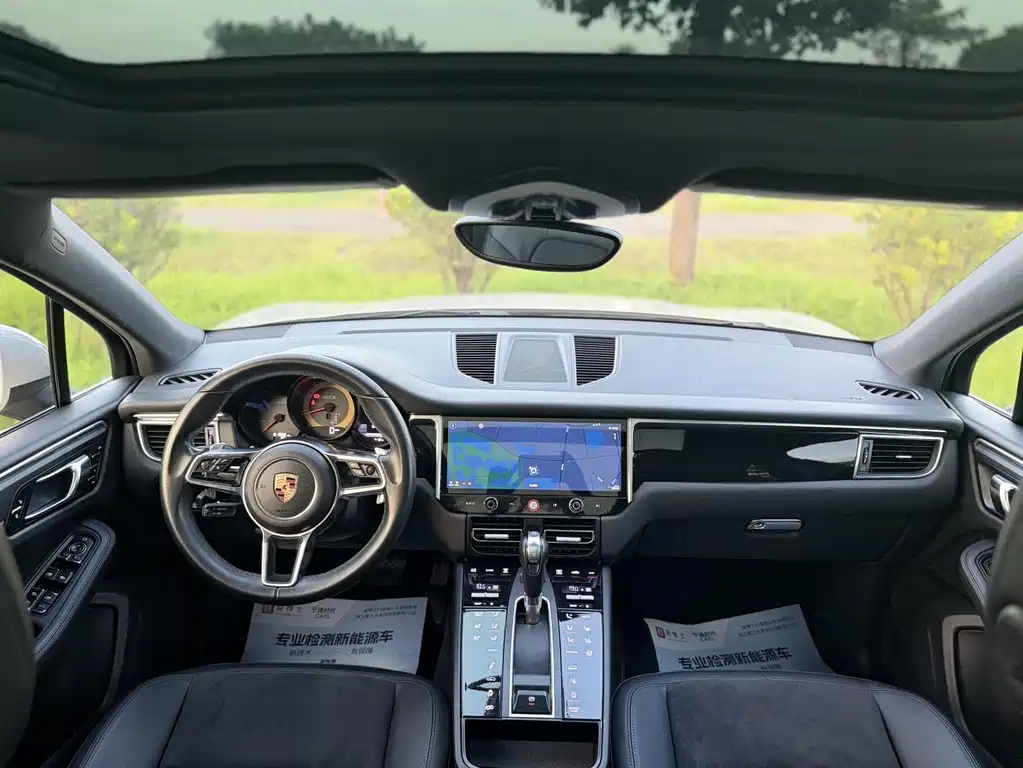 Porsche Macan 2016 — фото 14