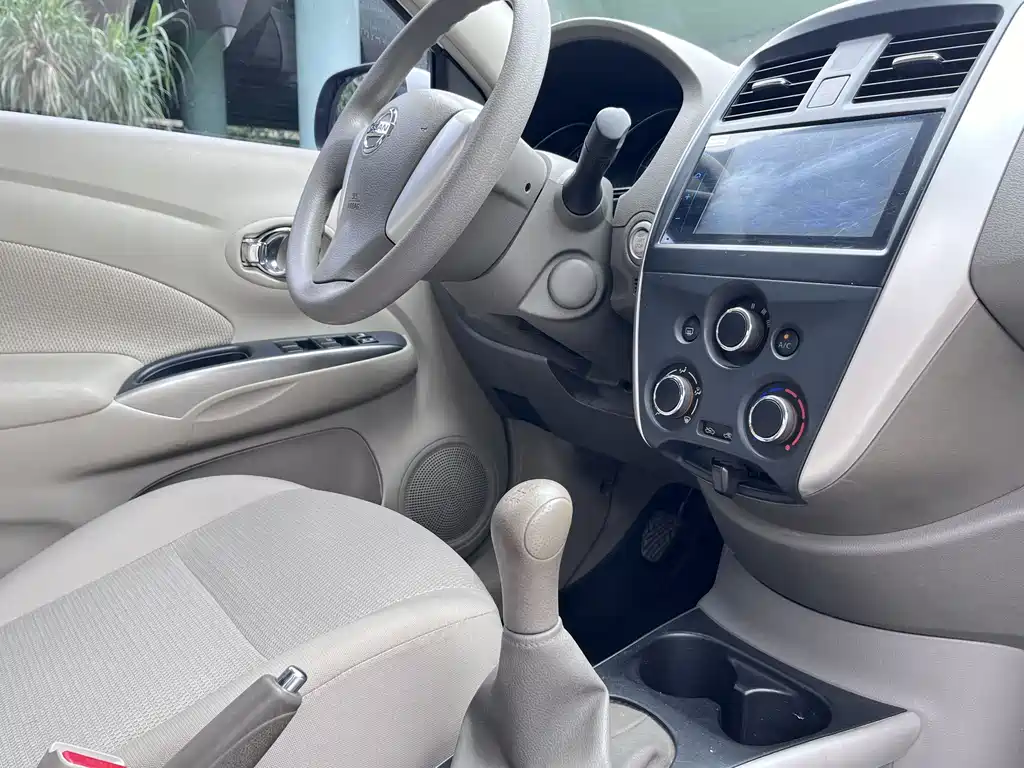 Nissan Sunny 2014 — фото 16