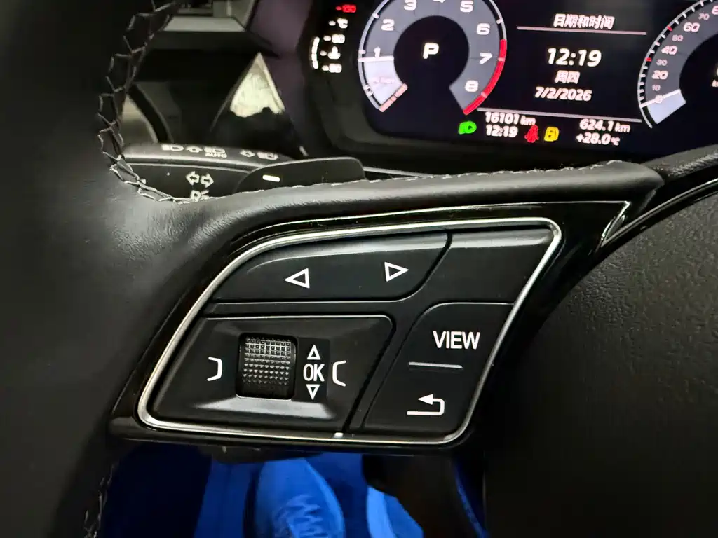 Audi A3 2023 — фото 13