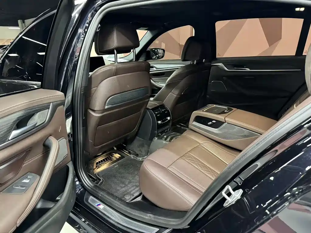 BMW 5 Series 2022
