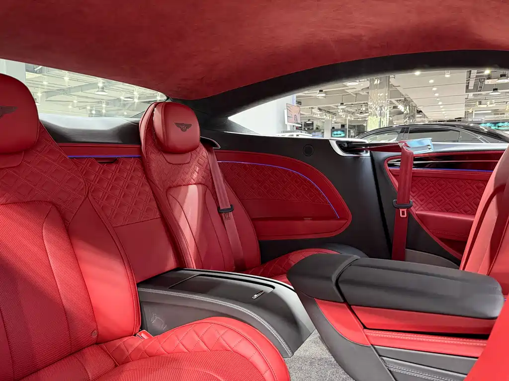 Bentley Continental 2021 — фото 10