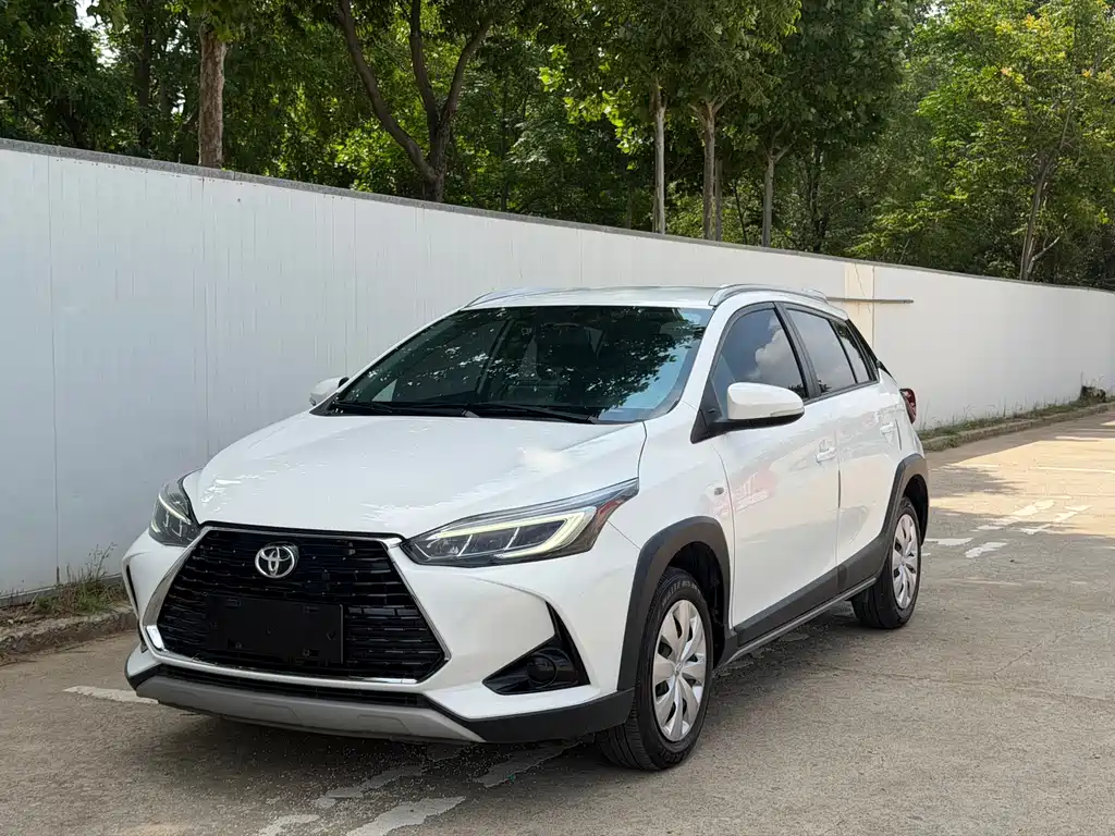 Toyota Yaris L 2023