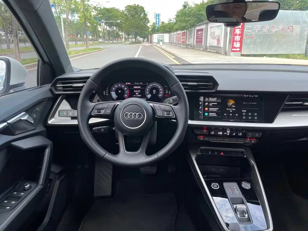 Audi A3 2023 — фото 14