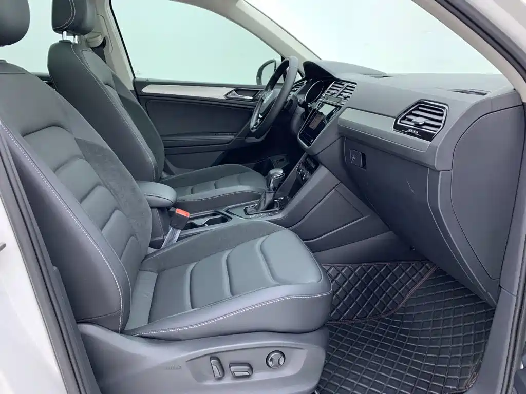 Volkswagen Tiguan L 2020 — фото 15