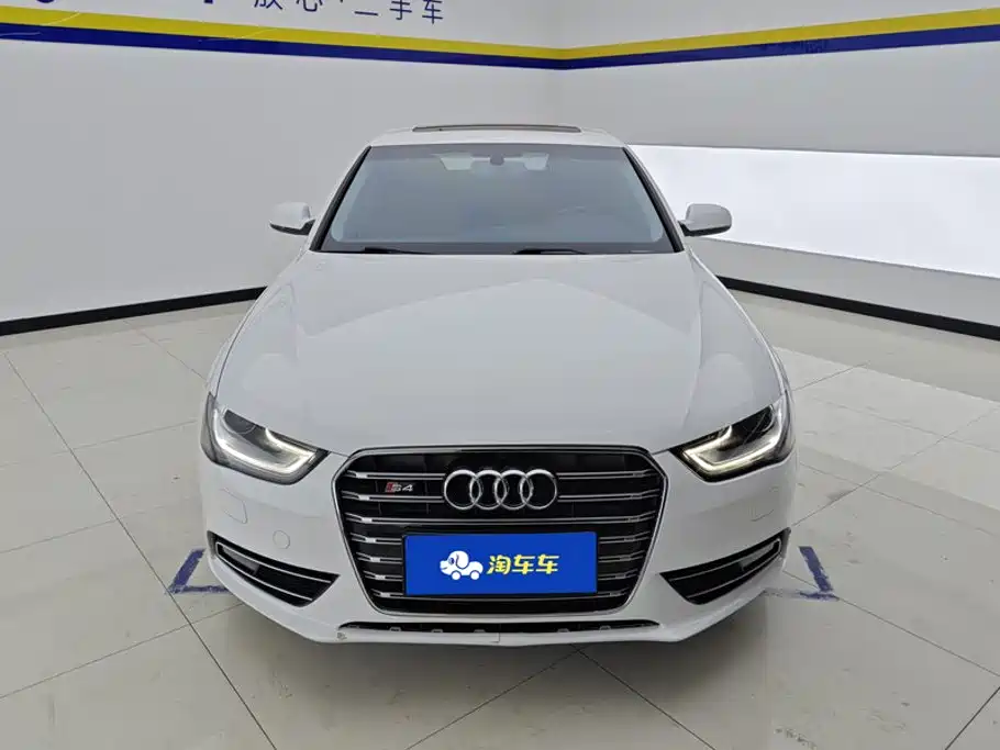 Audi A4L 2016