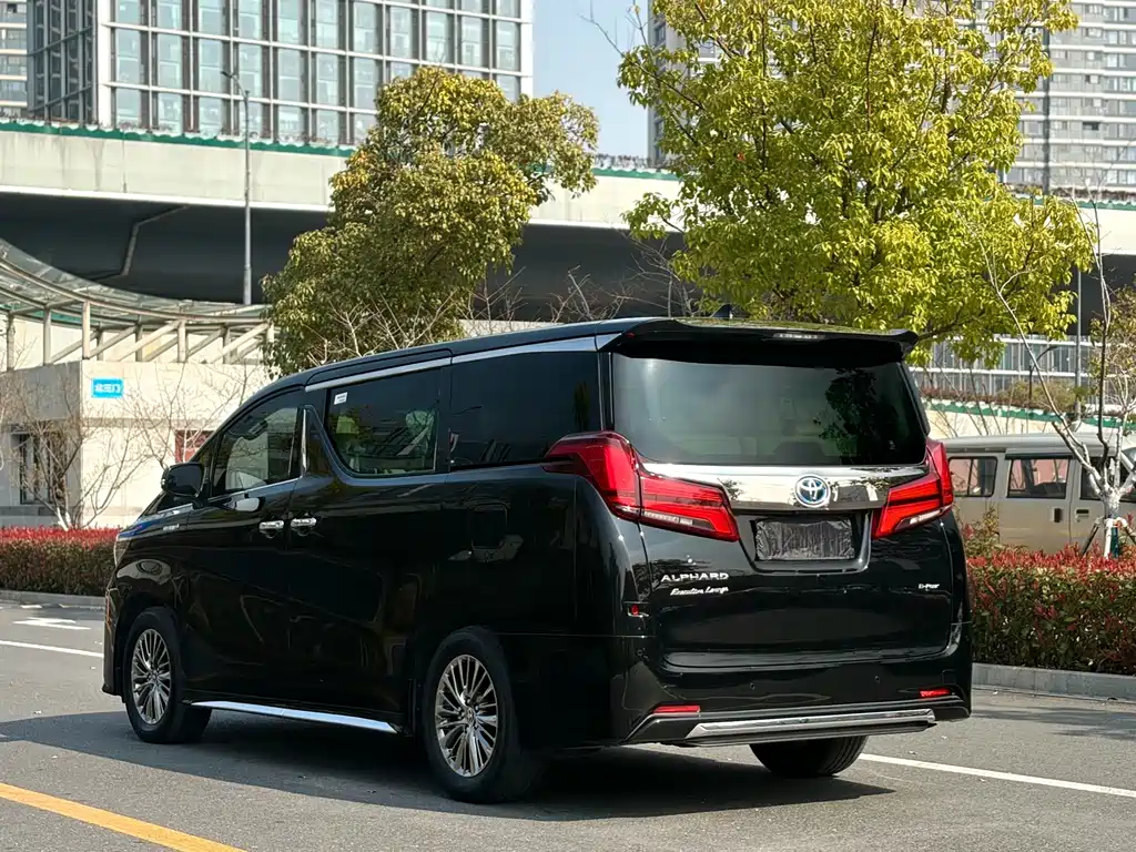 Toyota Alphard 2022