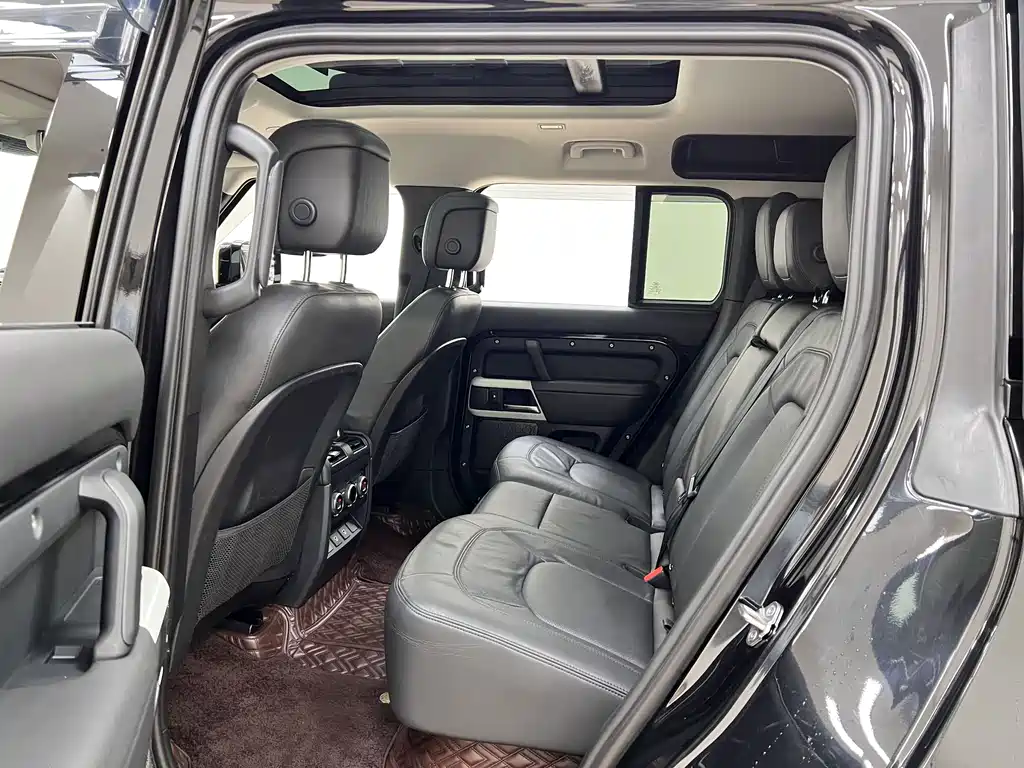 Land Rover Defender 2022 — фото 14