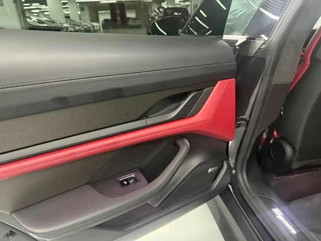 Porsche Taycan 2020 — фото 12