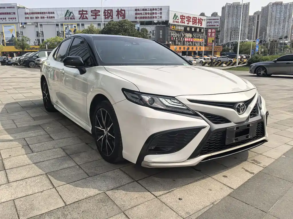 Toyota Camry 2021 — фото 3