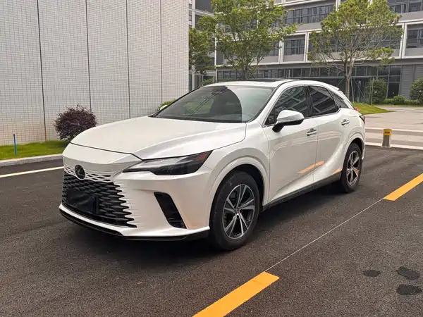 Lexus RX 2025