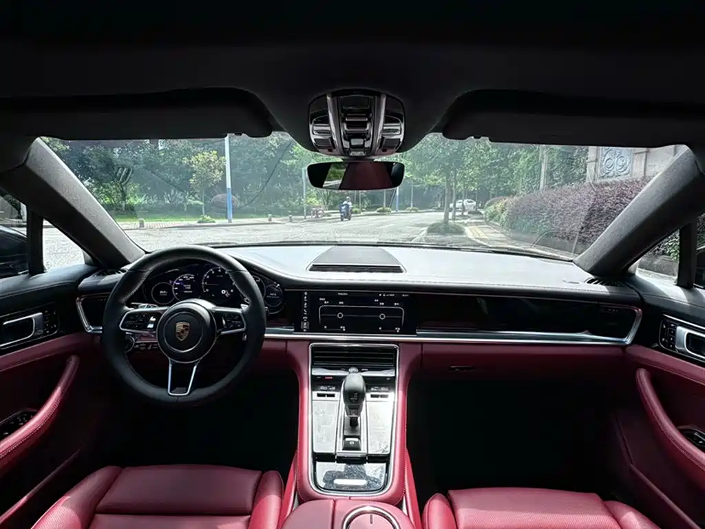 Porsche Panamera 2018 — фото 15