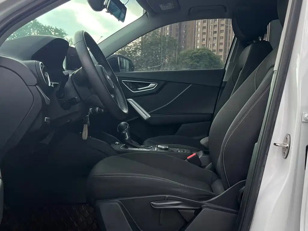 Audi Q2L 2020