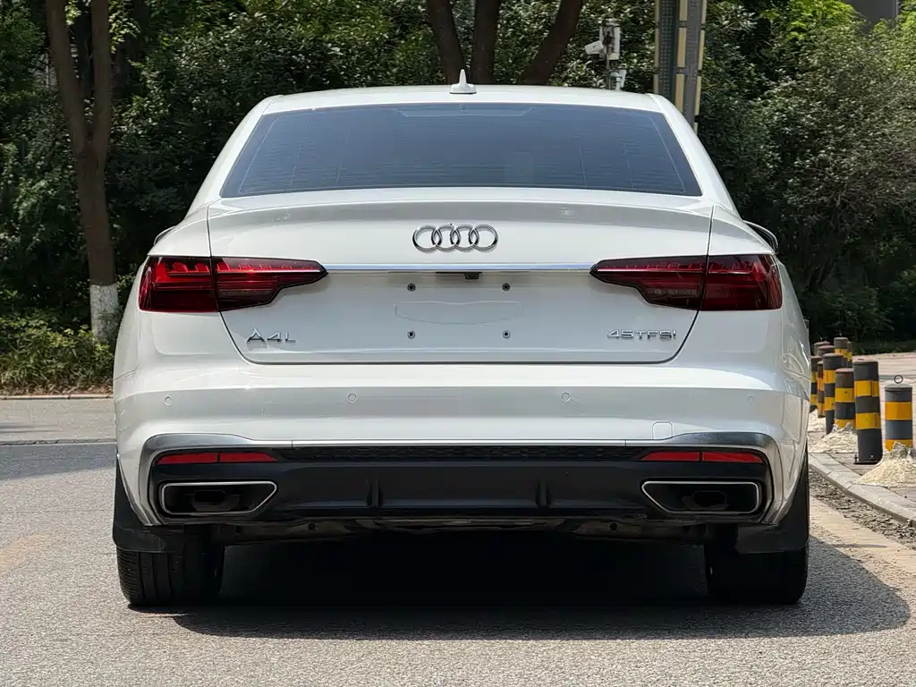Audi A4L 2021