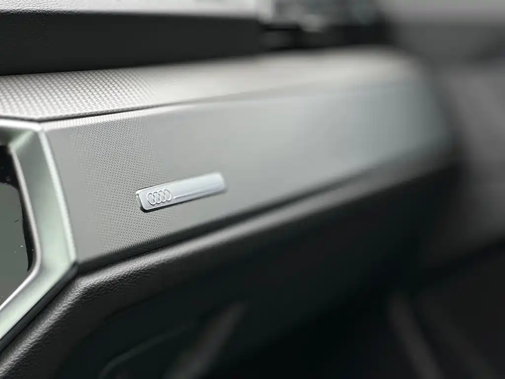 Audi Q3 2020 — фото 15
