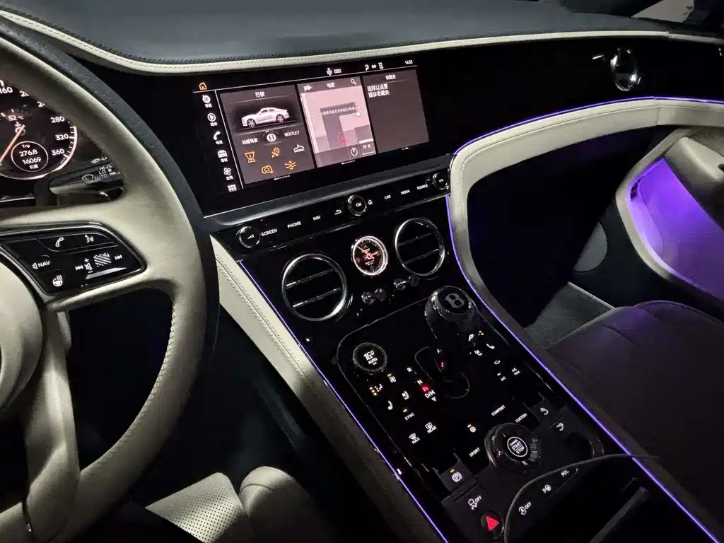 Bentley Continental 2022 — фото 15