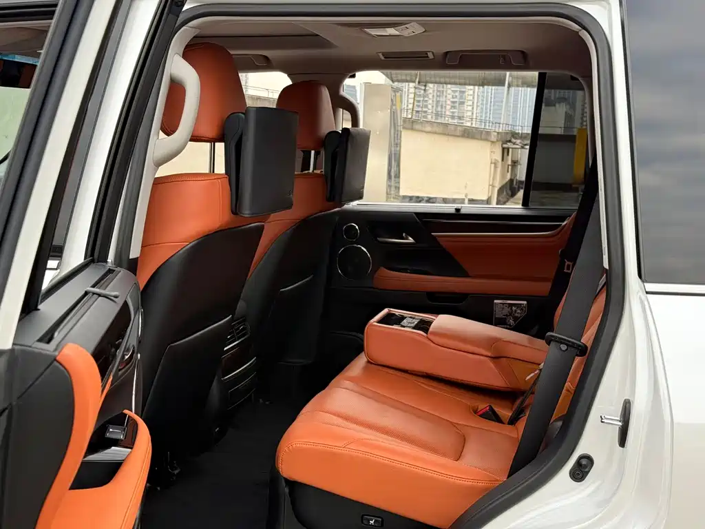 Lexus LX 2019 — фото 17