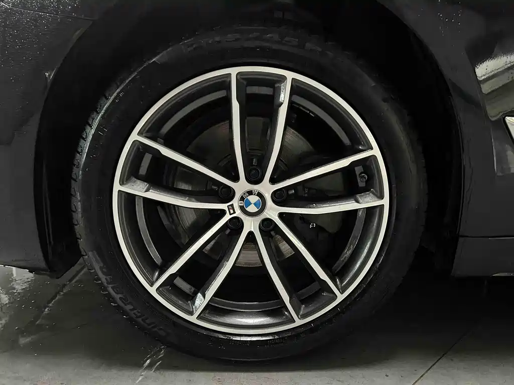 BMW 5 Series 2021 — фото 18
