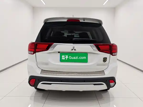 Mitsubishi Outlander 2020