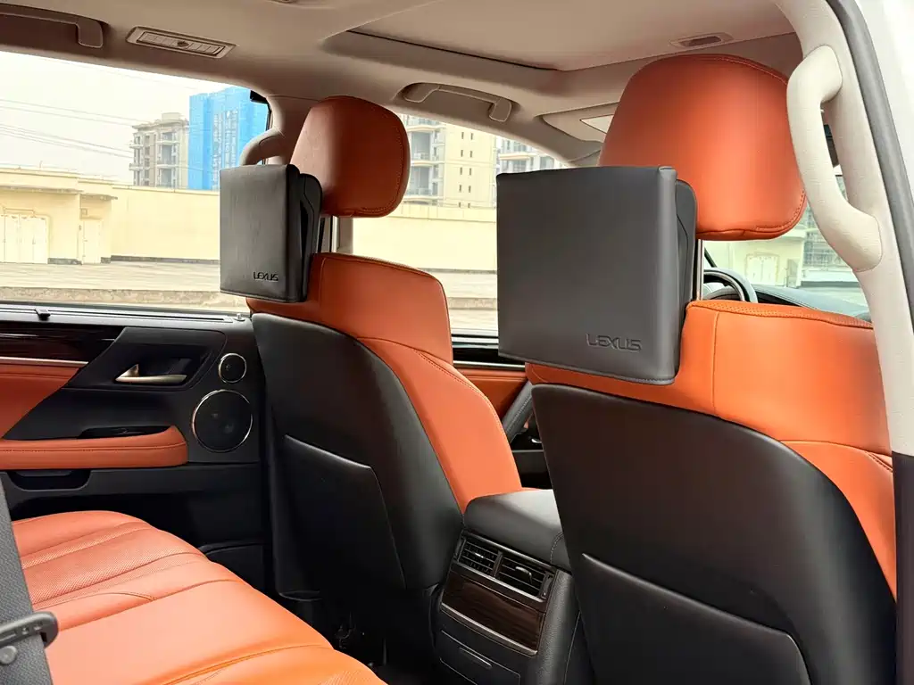 Lexus LX 2019 — фото 16