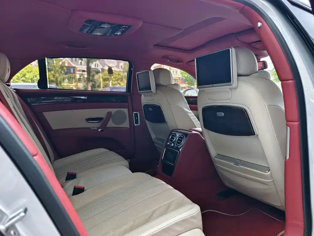 Bentley Flying Spur 2016 — фото 14