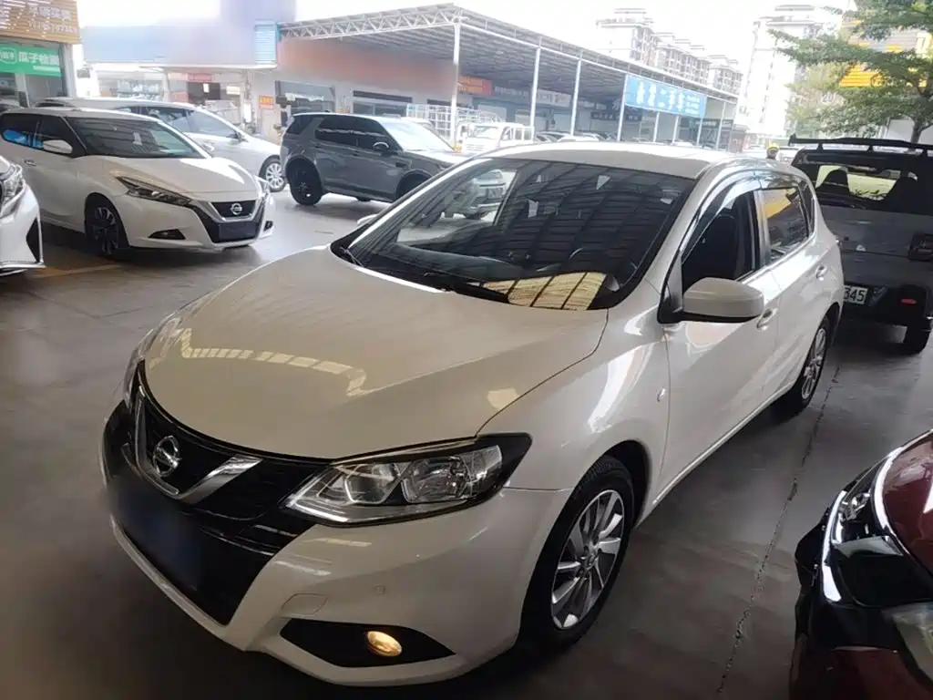 Nissan Tiida 2018 — фото 1