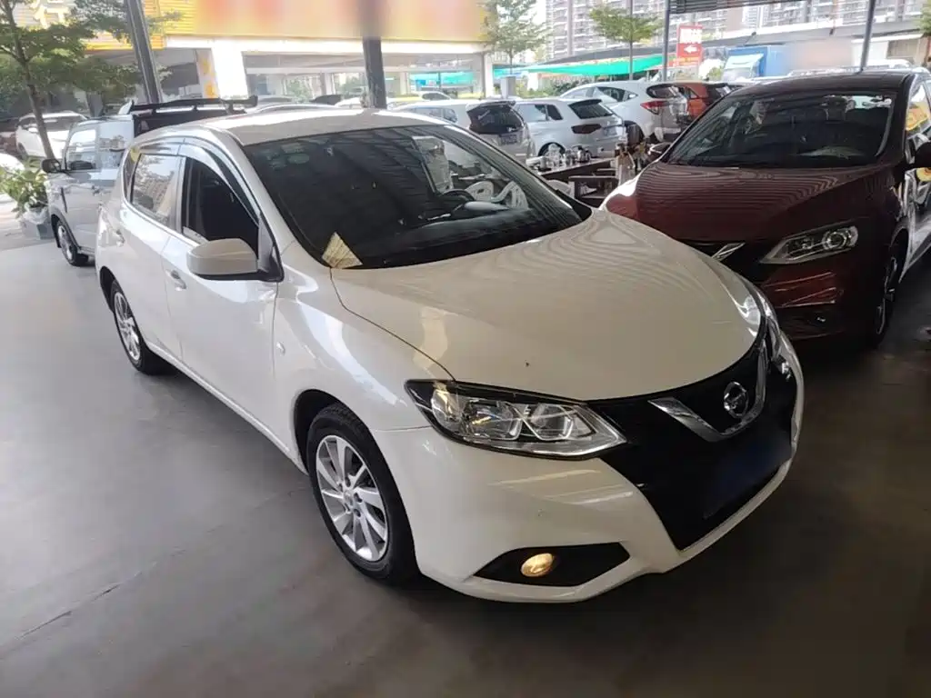 Nissan Tiida 2018 — фото 4