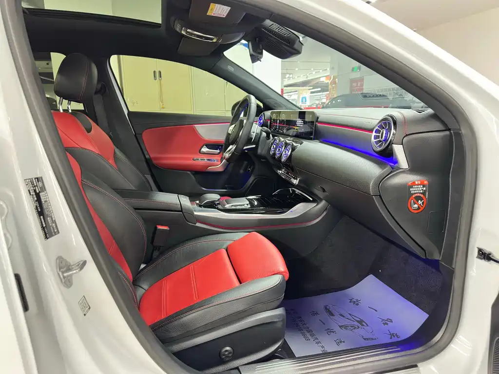 Mercedes-Benz A-Class AMG 2021 — фото 18