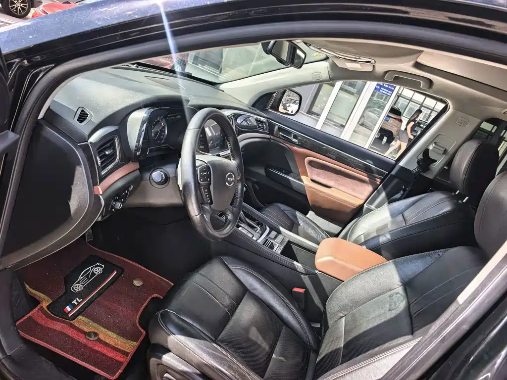 GAC Trumpchi GS8 2017 — фото 20