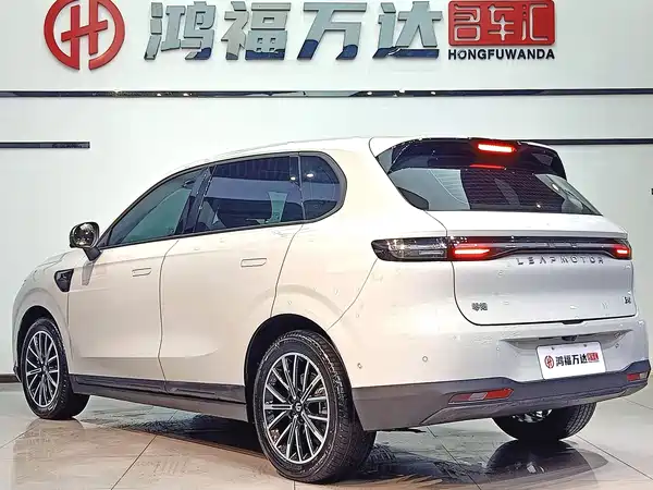 Leapmotor B10 2025