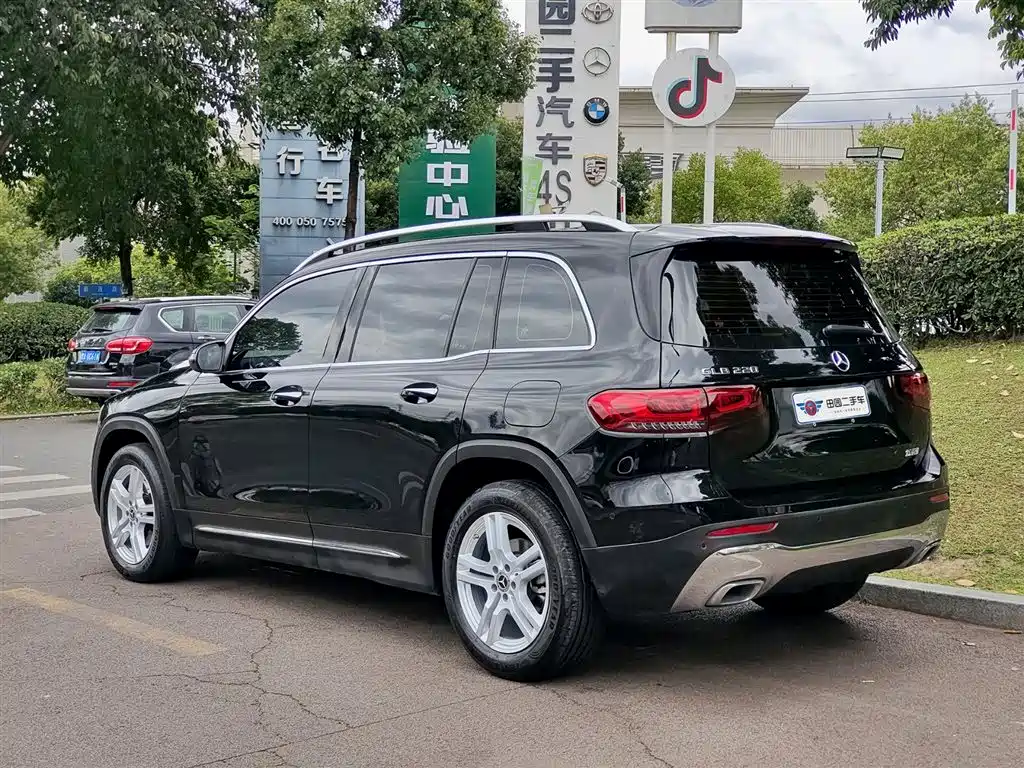 Mercedes-Benz GLB 2023