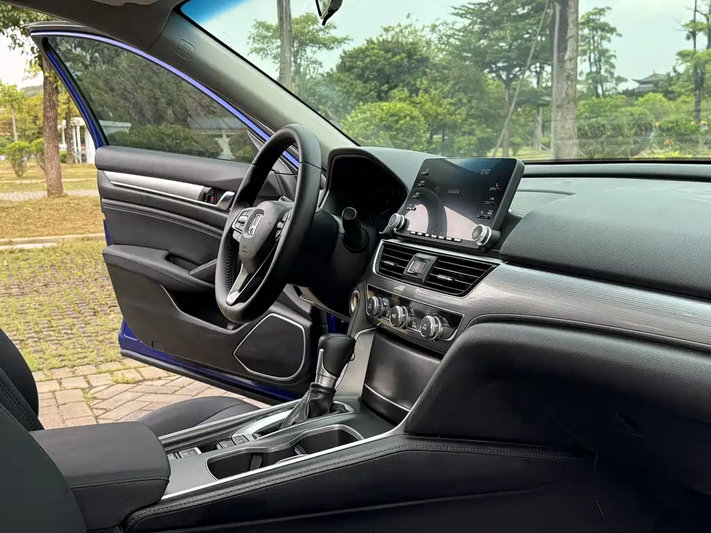 Honda Accord 2018 — фото 18