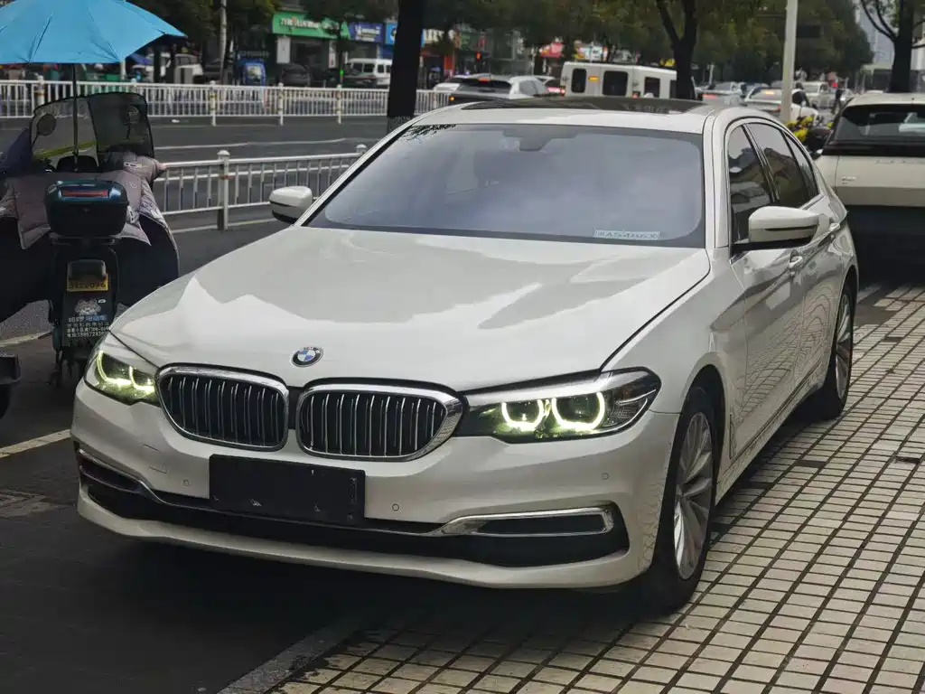 BMW 5 Series 2020 — фото 1