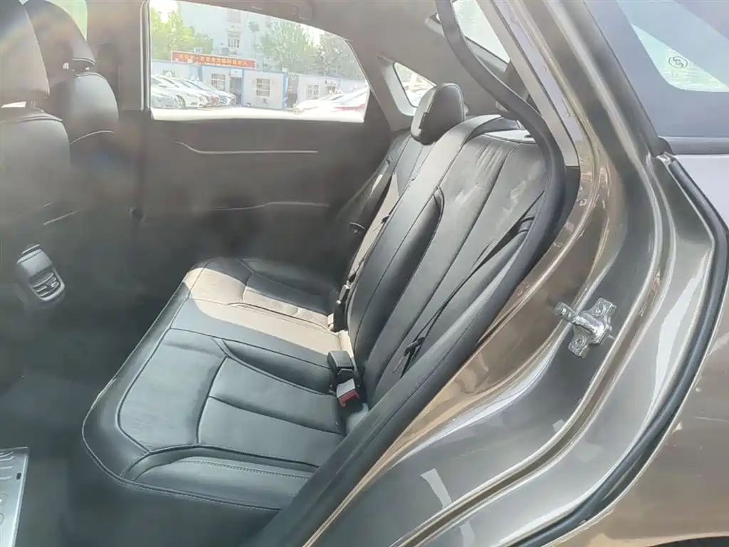 Buick Excelle 2015 — фото 17