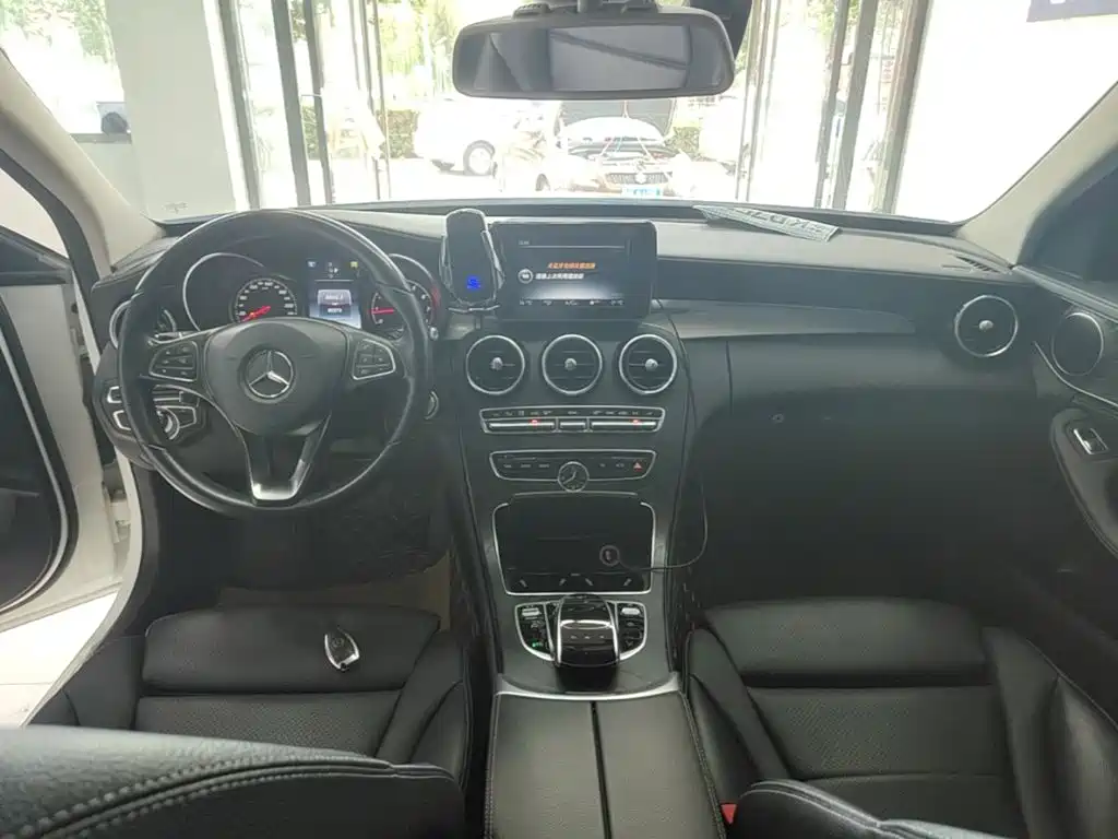 Mercedes-Benz C-Class 2017 — фото 10