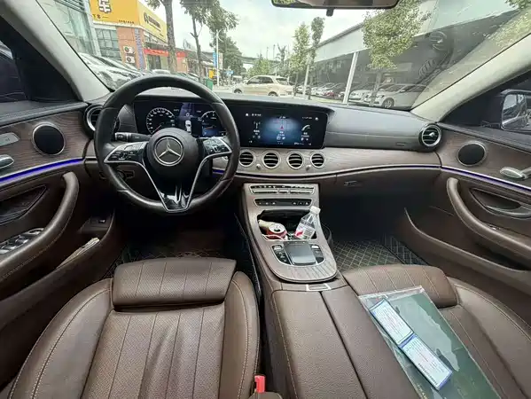 Mercedes-Benz E-Class 2022