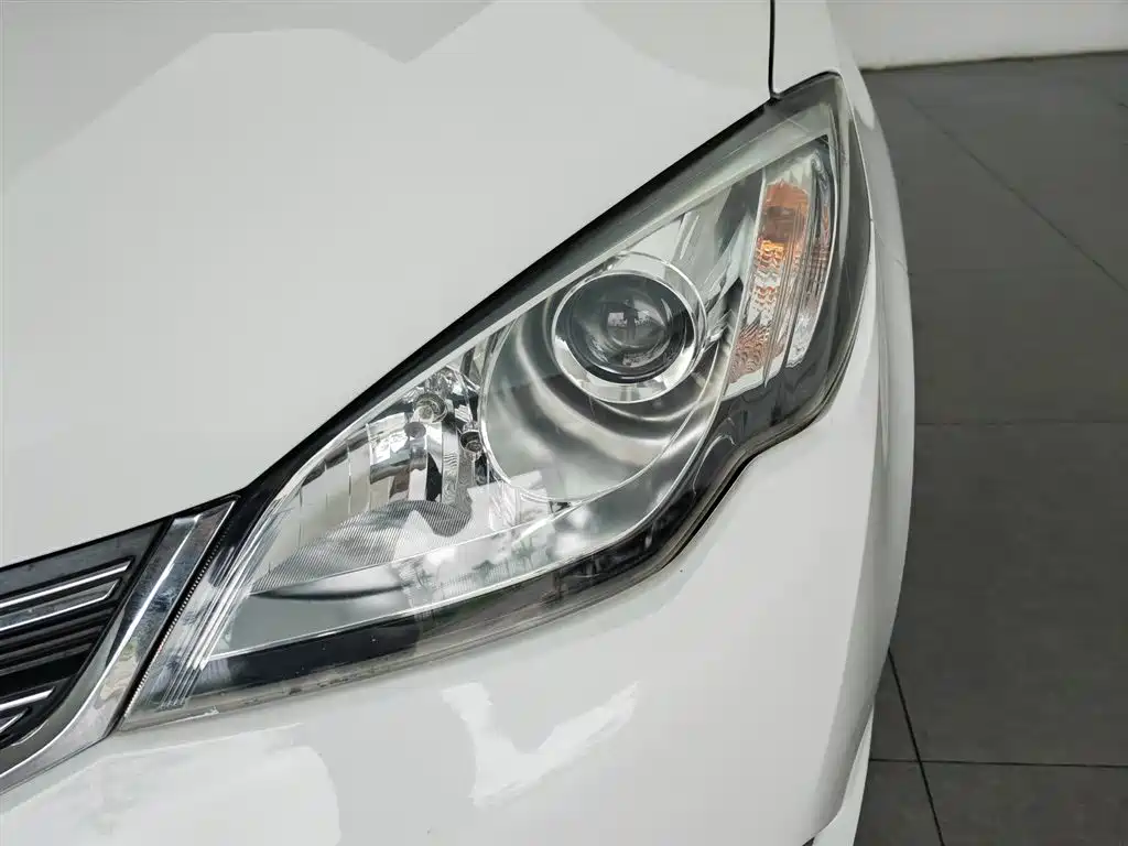 Roewe 360 2016
