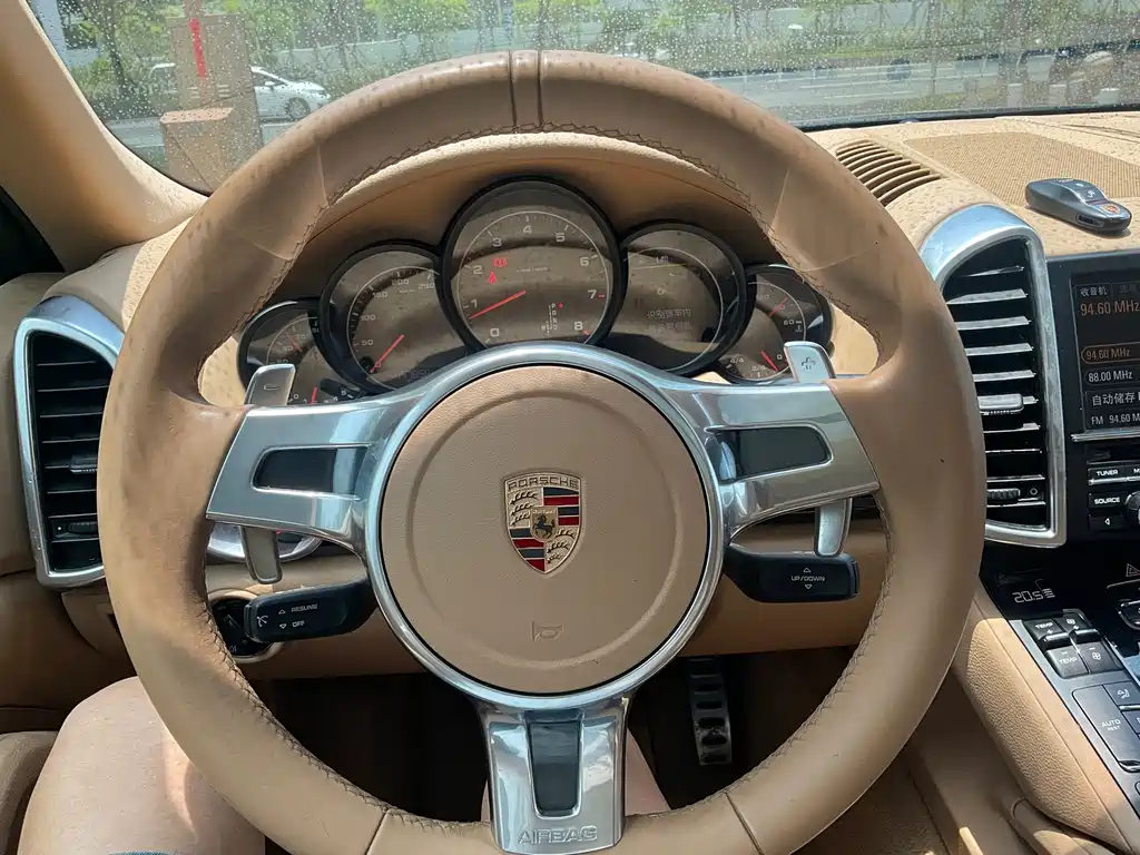Porsche Cayenne 2013 — фото 10