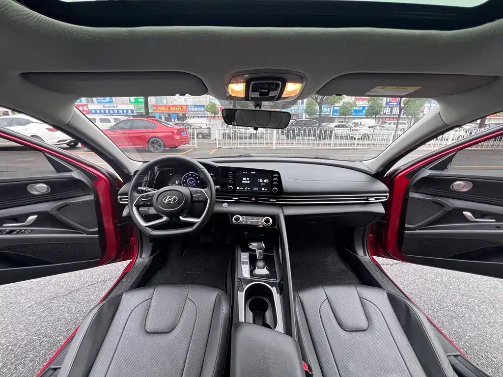 Hyundai Elantra 2023