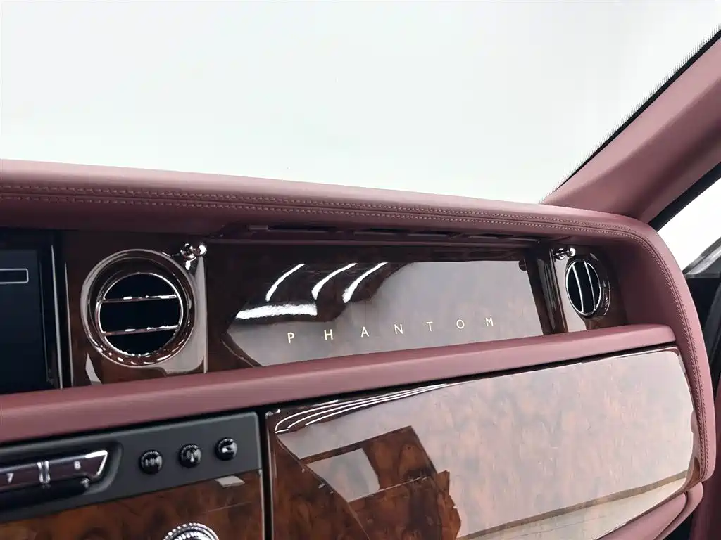 Rolls-Royce Phantom 2014 — фото 21
