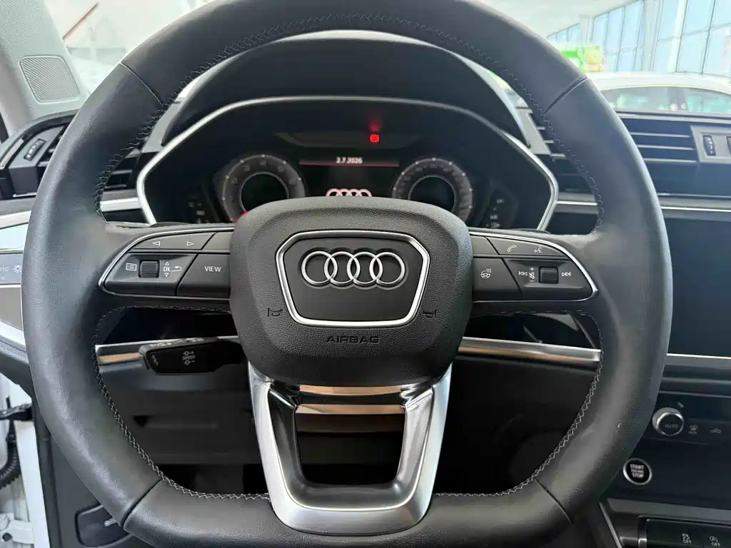 Audi Q3 2022 — фото 14