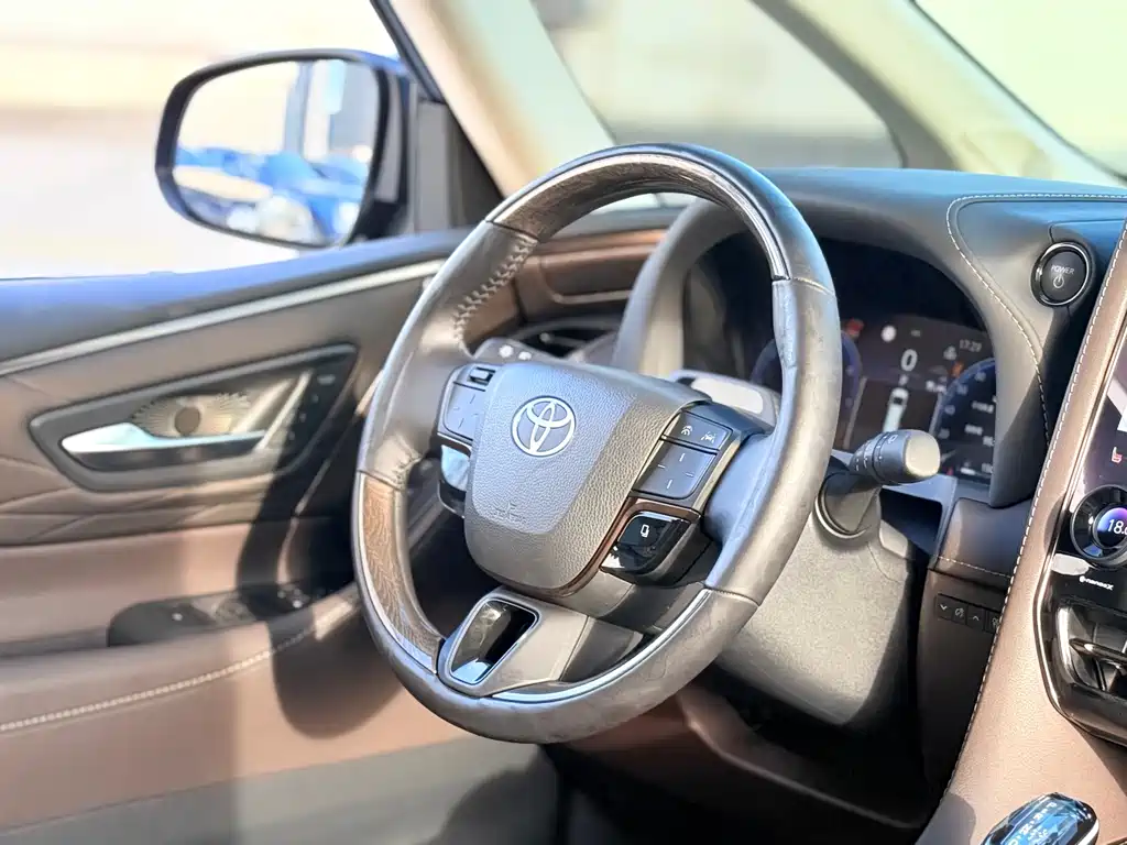 Toyota Alphard 2024 — фото 10