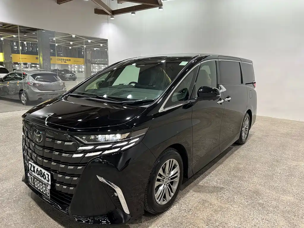 Toyota Alphard 2025 — фото 1