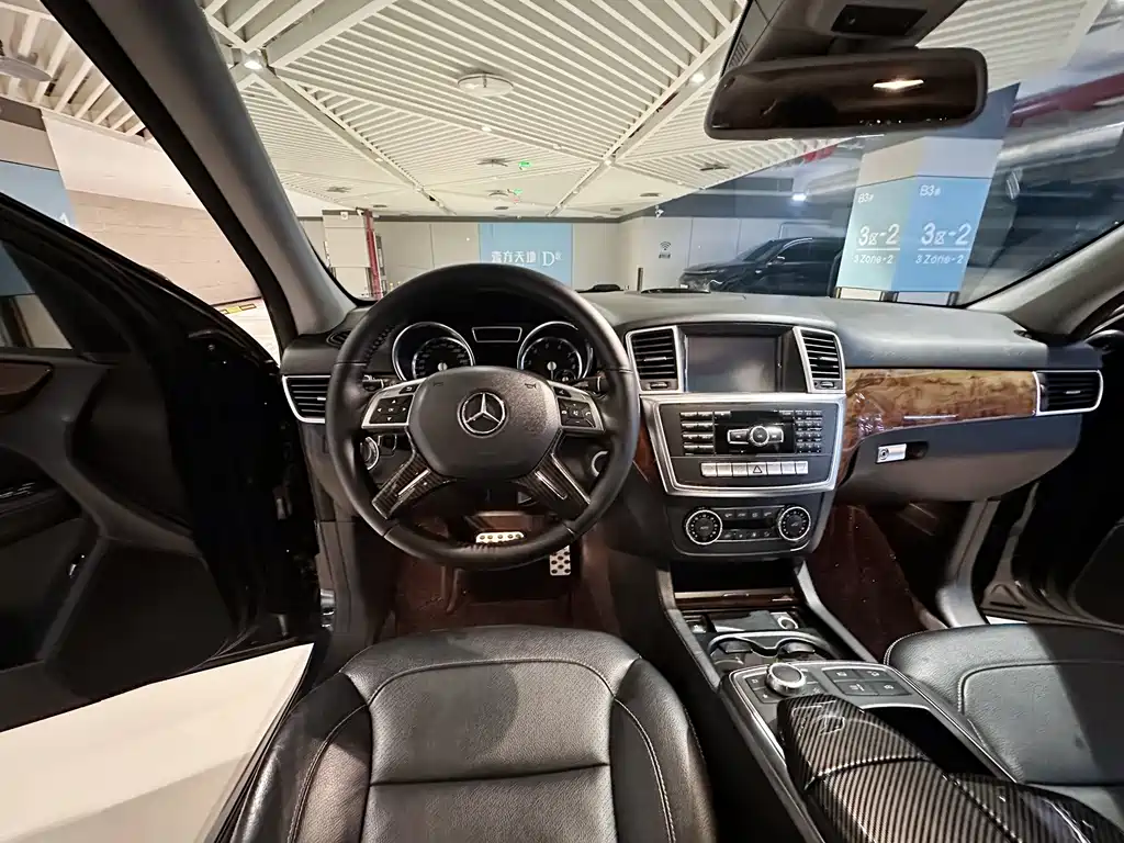 Mercedes-Benz M-Class 2015 — фото 11
