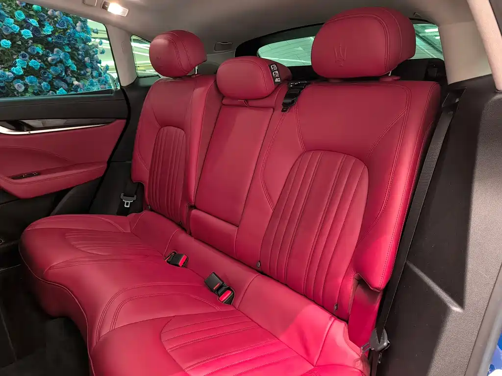 Maserati Levante 2017 — фото 18