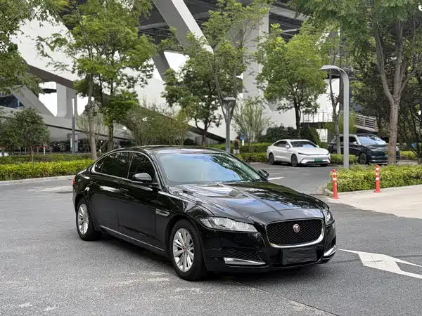 Jaguar XFL 2019