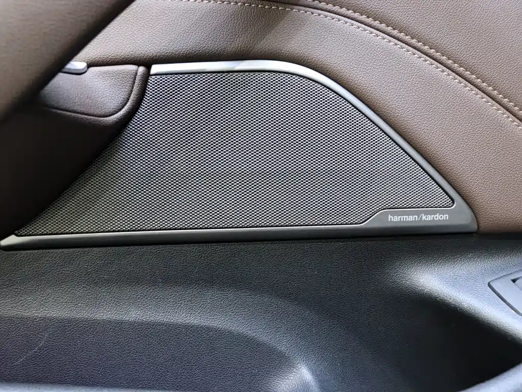 BMW 5 Series 2021 — фото 15