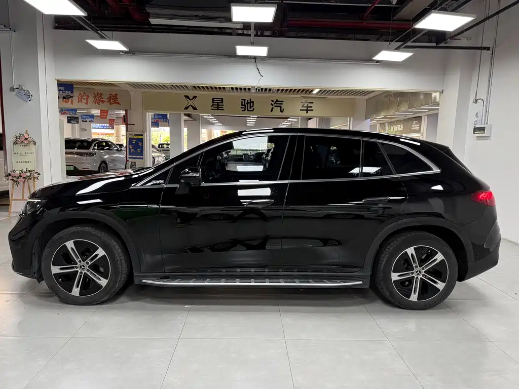 Mercedes-Benz EQE SUV 2023
