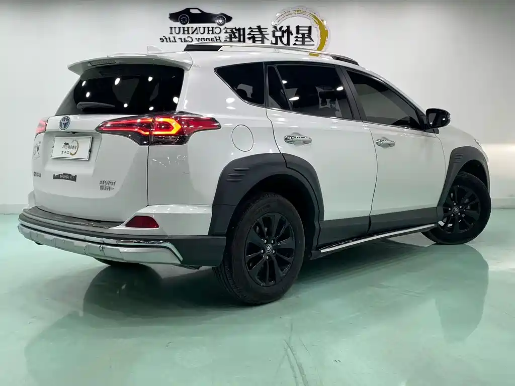 Toyota RAV4 2019 — фото 9