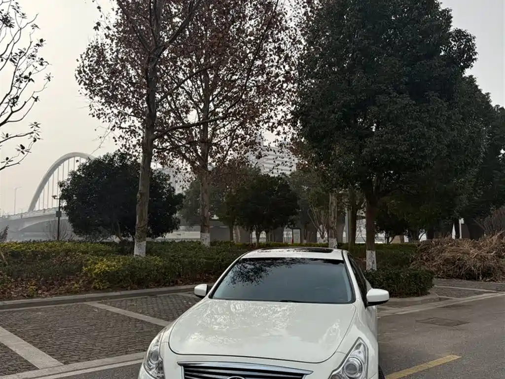 Infiniti G 2016