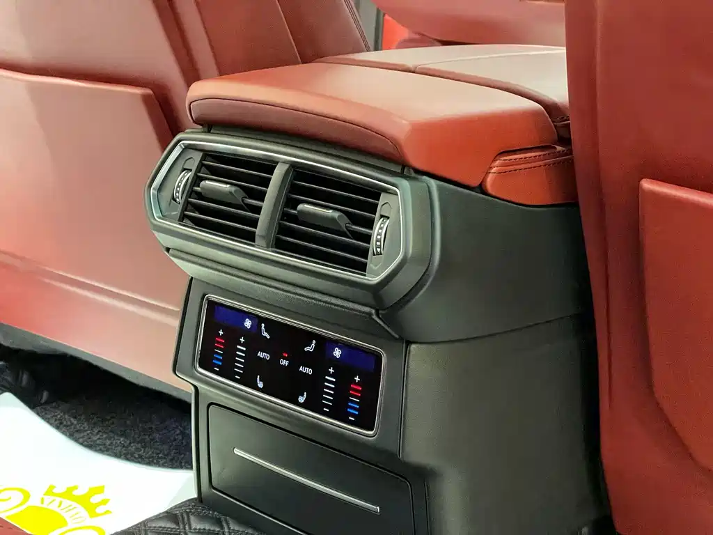 Lamborghini Urus 2019 — фото 12